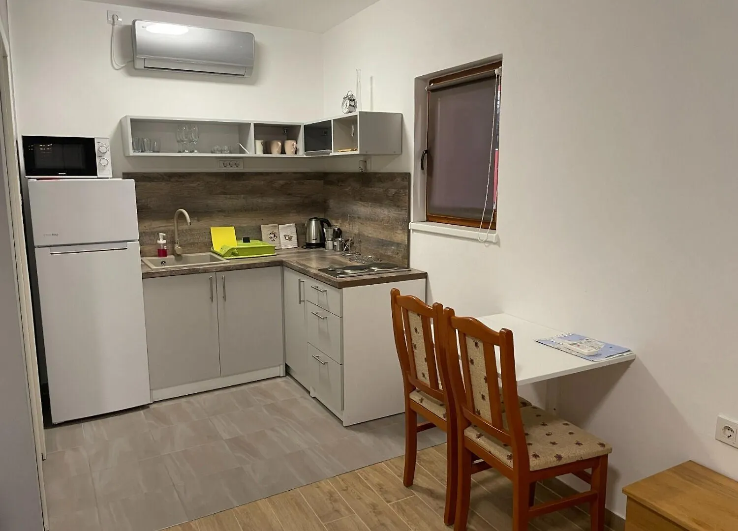 Apartments Jenny - 300M To The Beach Gornji Karin
