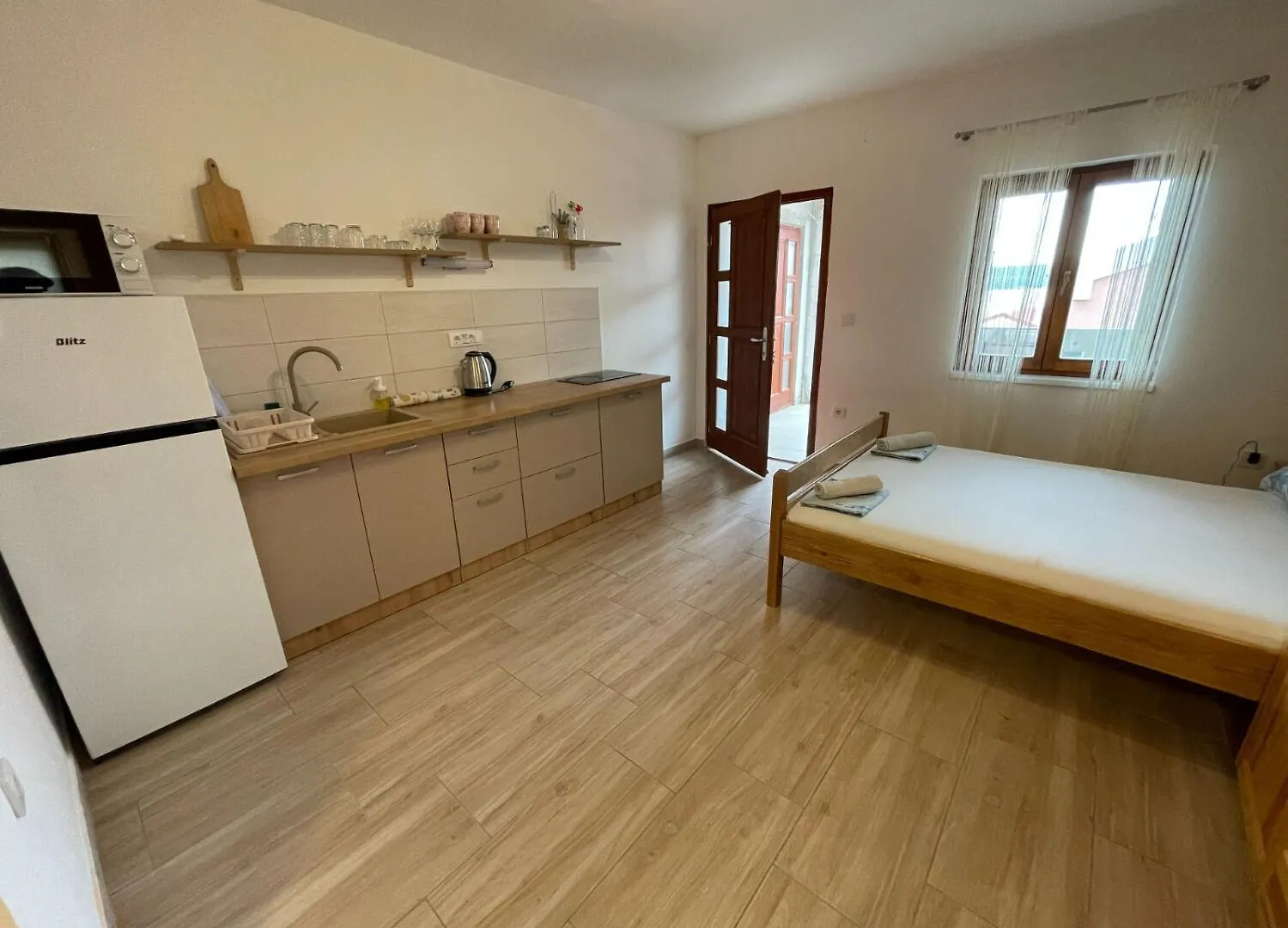 Apartments Jenny - 300M To The Beach Gornji Karin