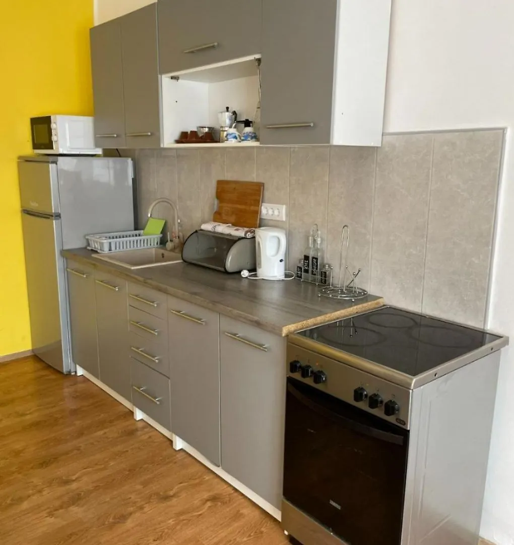 Apartments Jenny - 300M To The Beach Gornji Karin Croatia