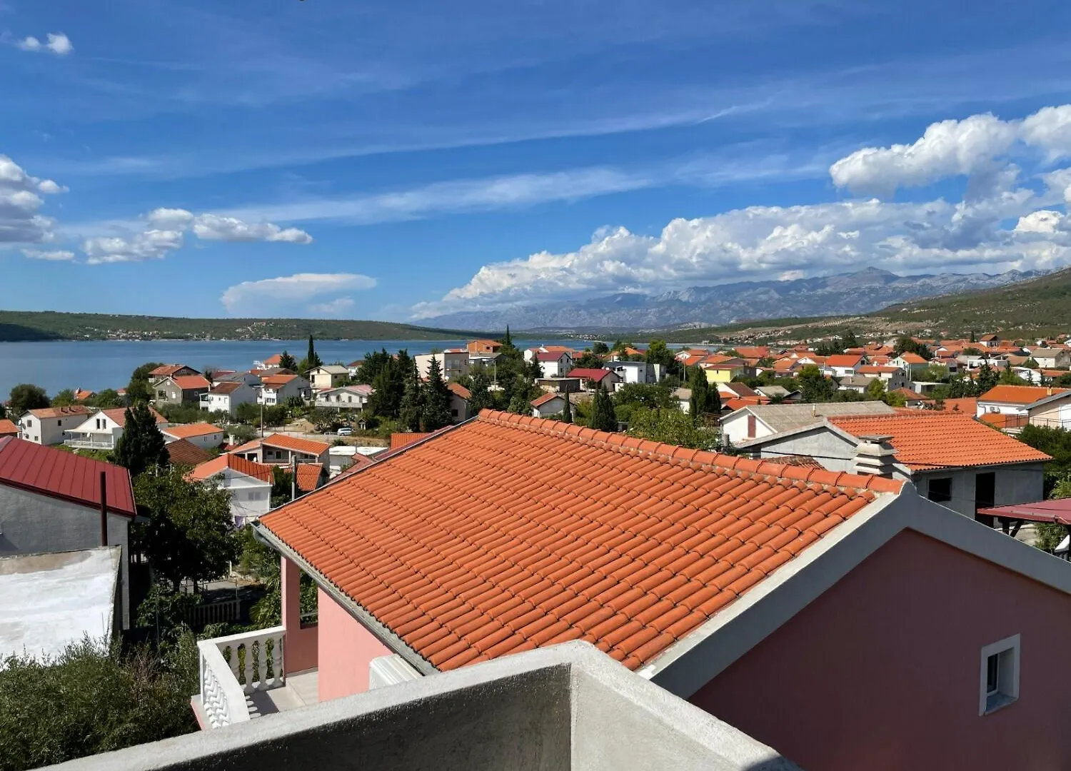 Apartments Jenny - 300M To The Beach Gornji Karin