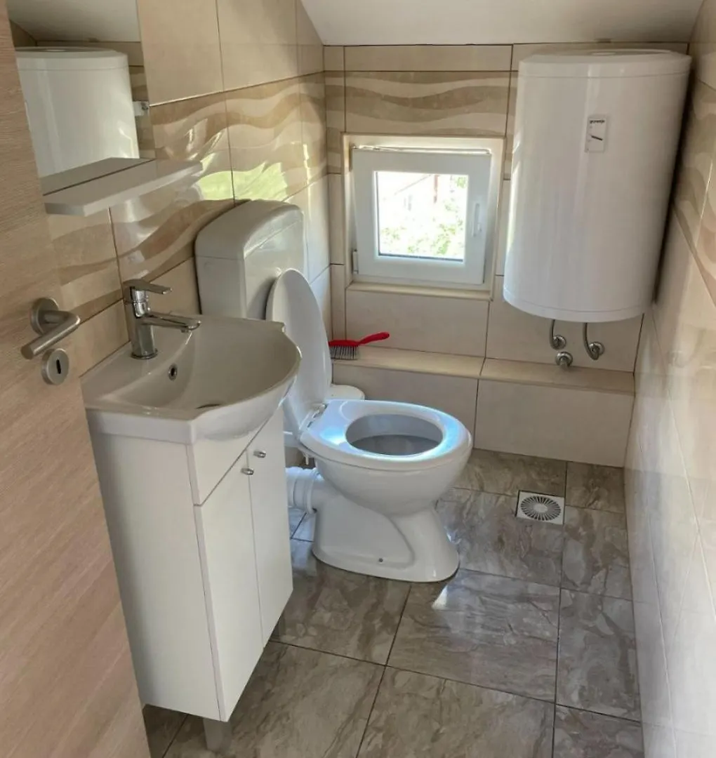 Apartments Jenny - 300M To The Beach Gornji Karin