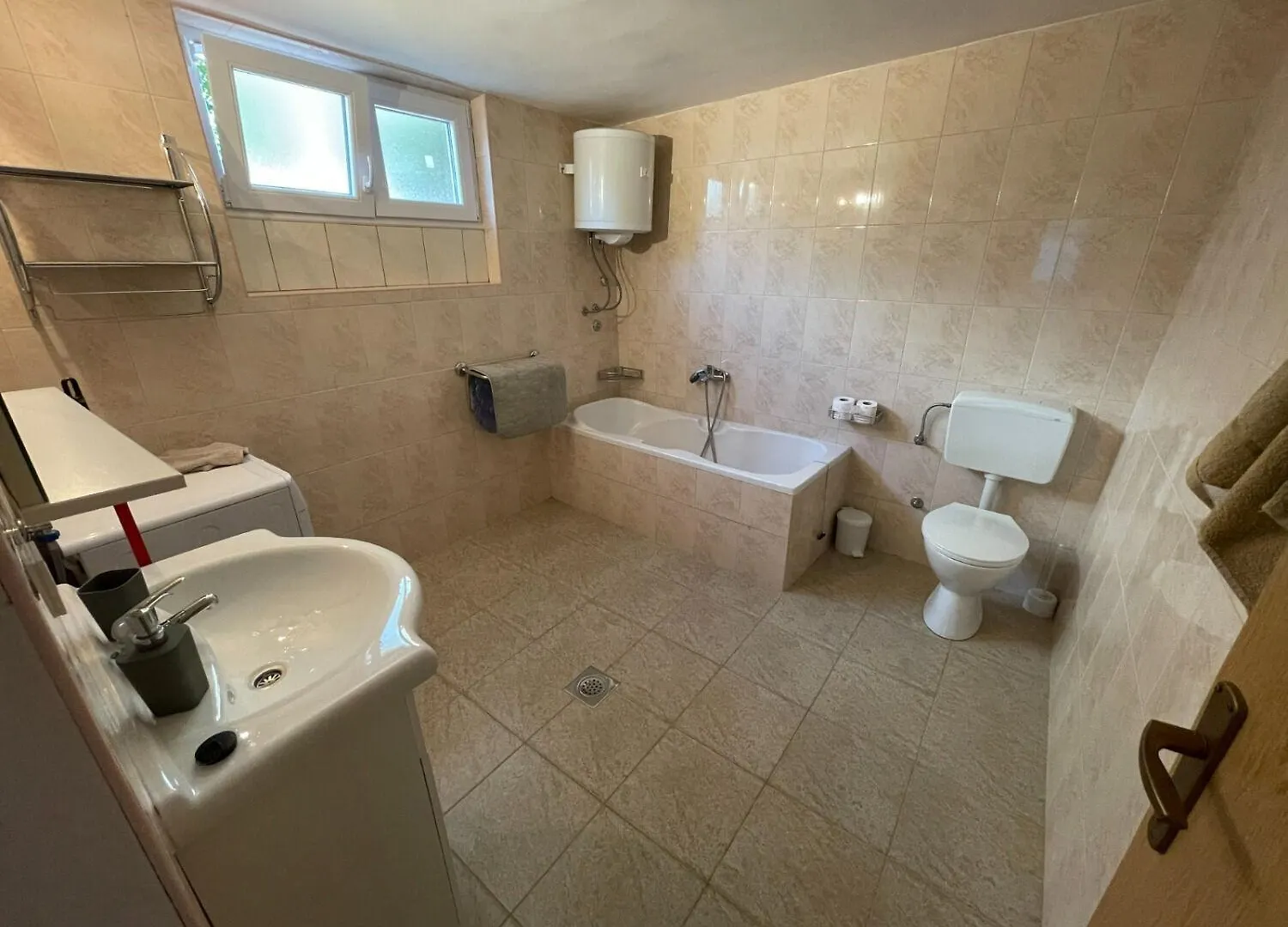 Apartments Jenny - 300M To The Beach Gornji Karin