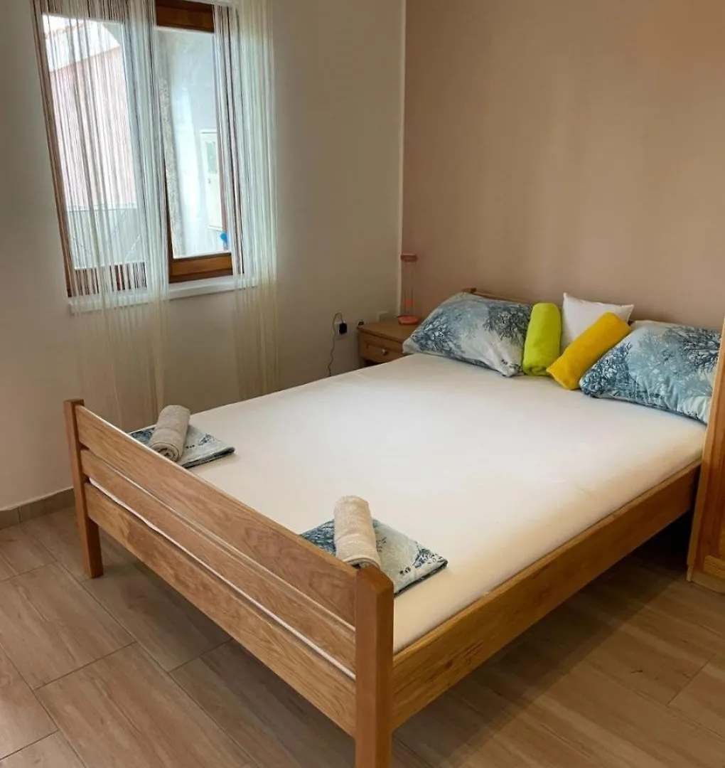 Apartments Jenny - 300M To The Beach Gornji Karin Croatia