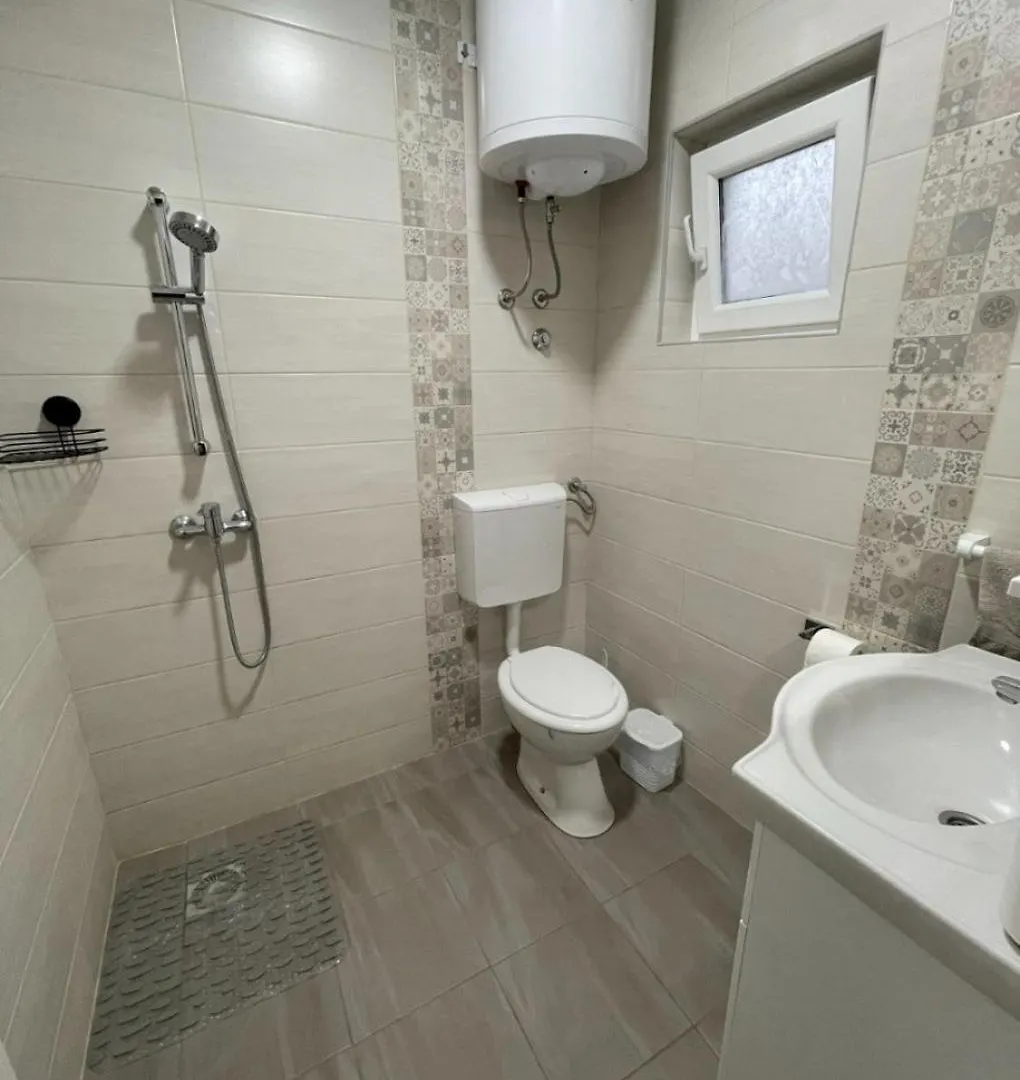 Apartments Jenny - 300M To The Beach Gornji Karin Croatia