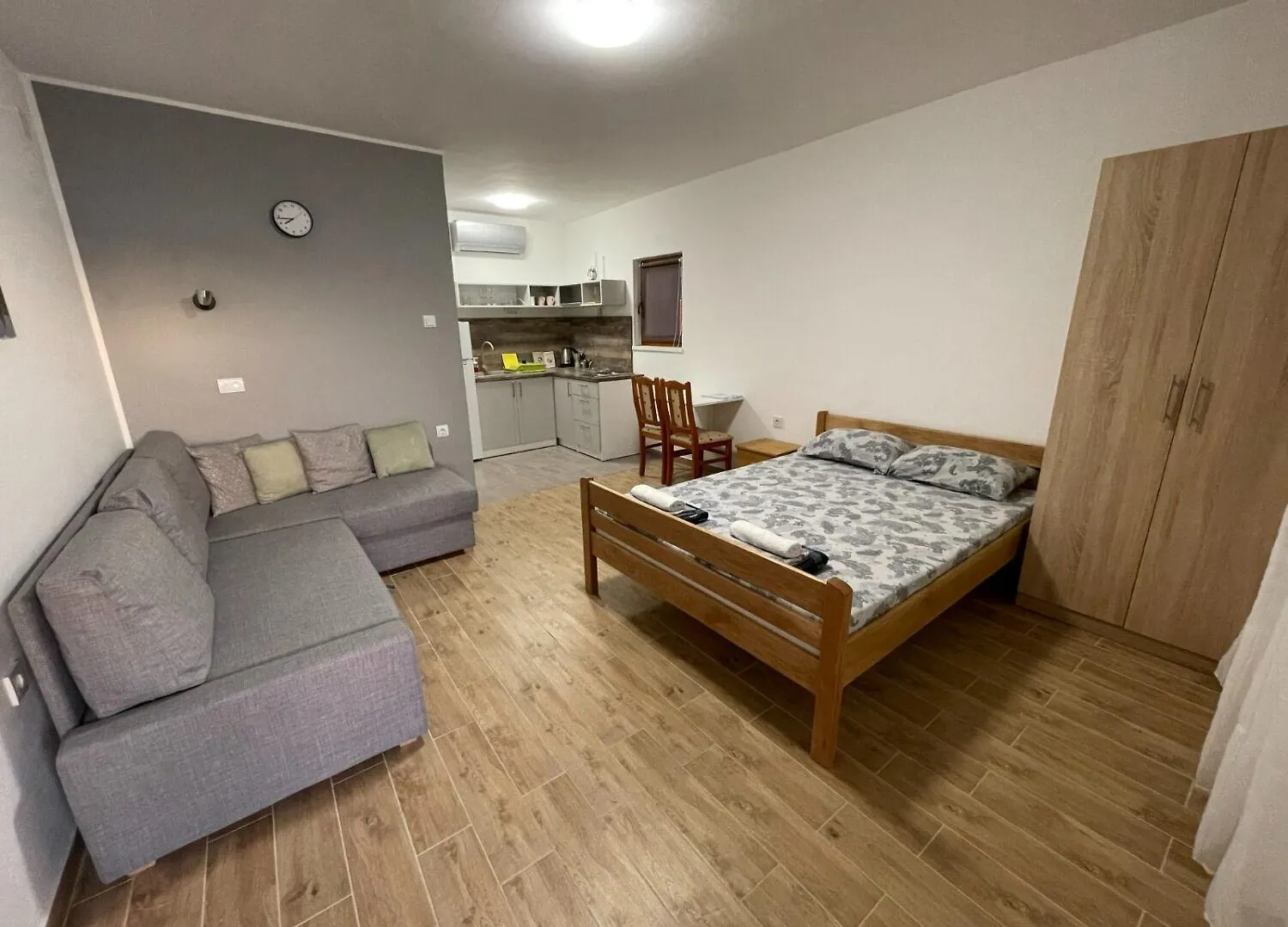 Apartments Jenny - 300M To The Beach Gornji Karin Croatia