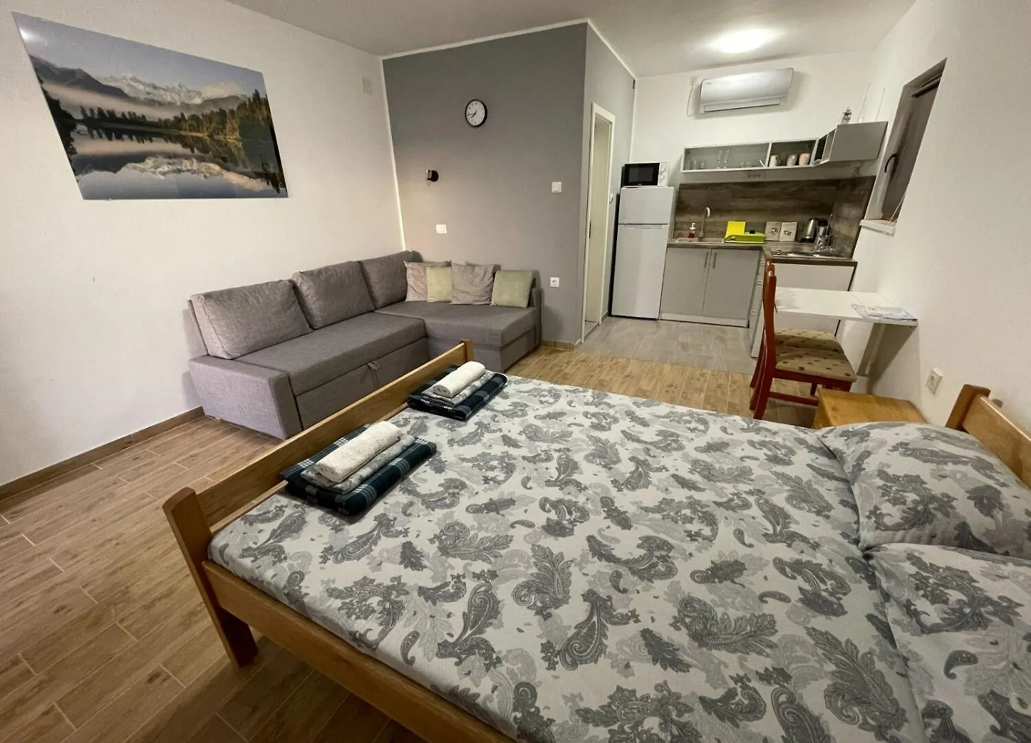 Apartments Jenny - 300M To The Beach Gornji Karin