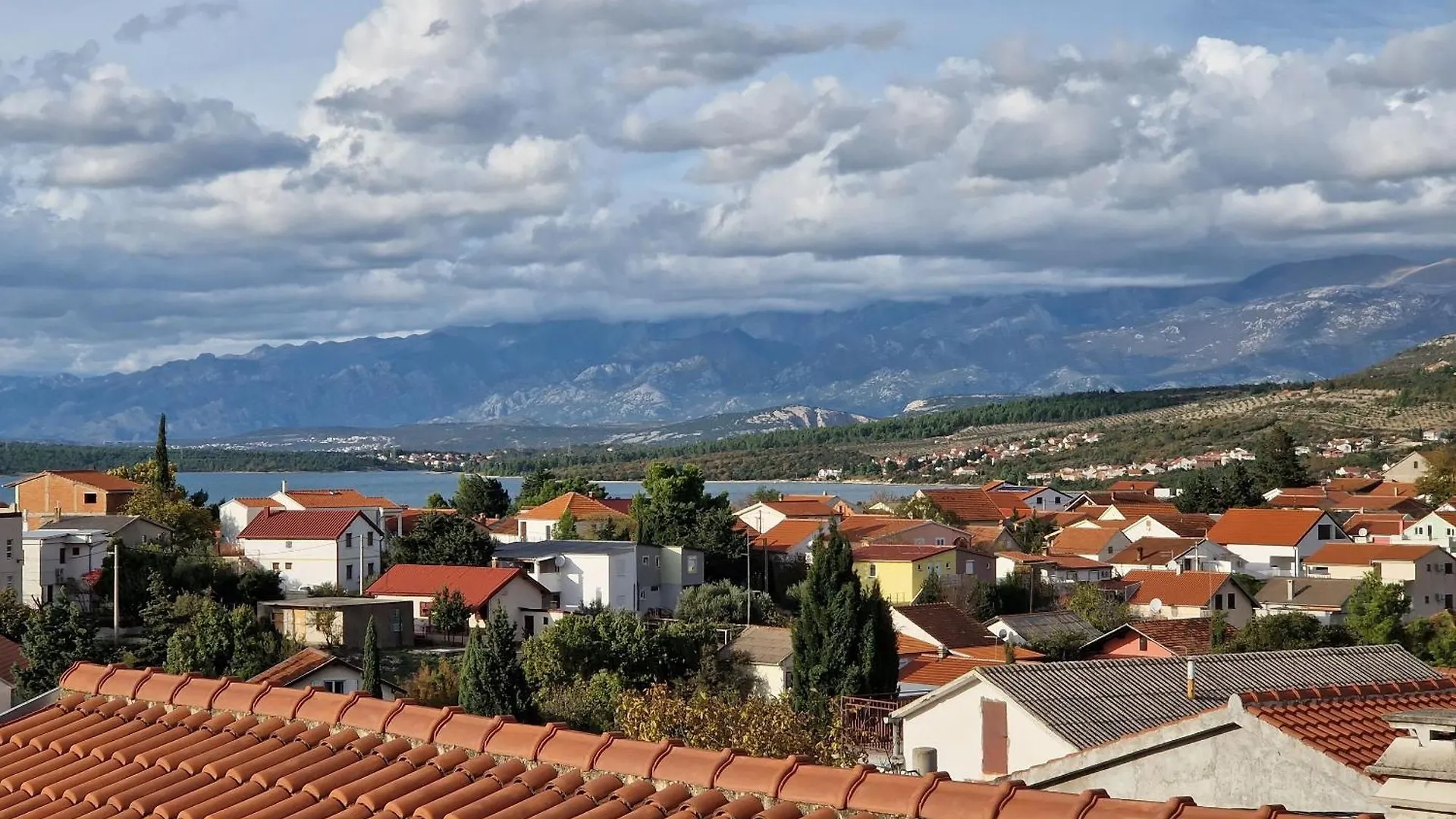 Apartments Jenny - 300M To The Beach Gornji Karin Croatia