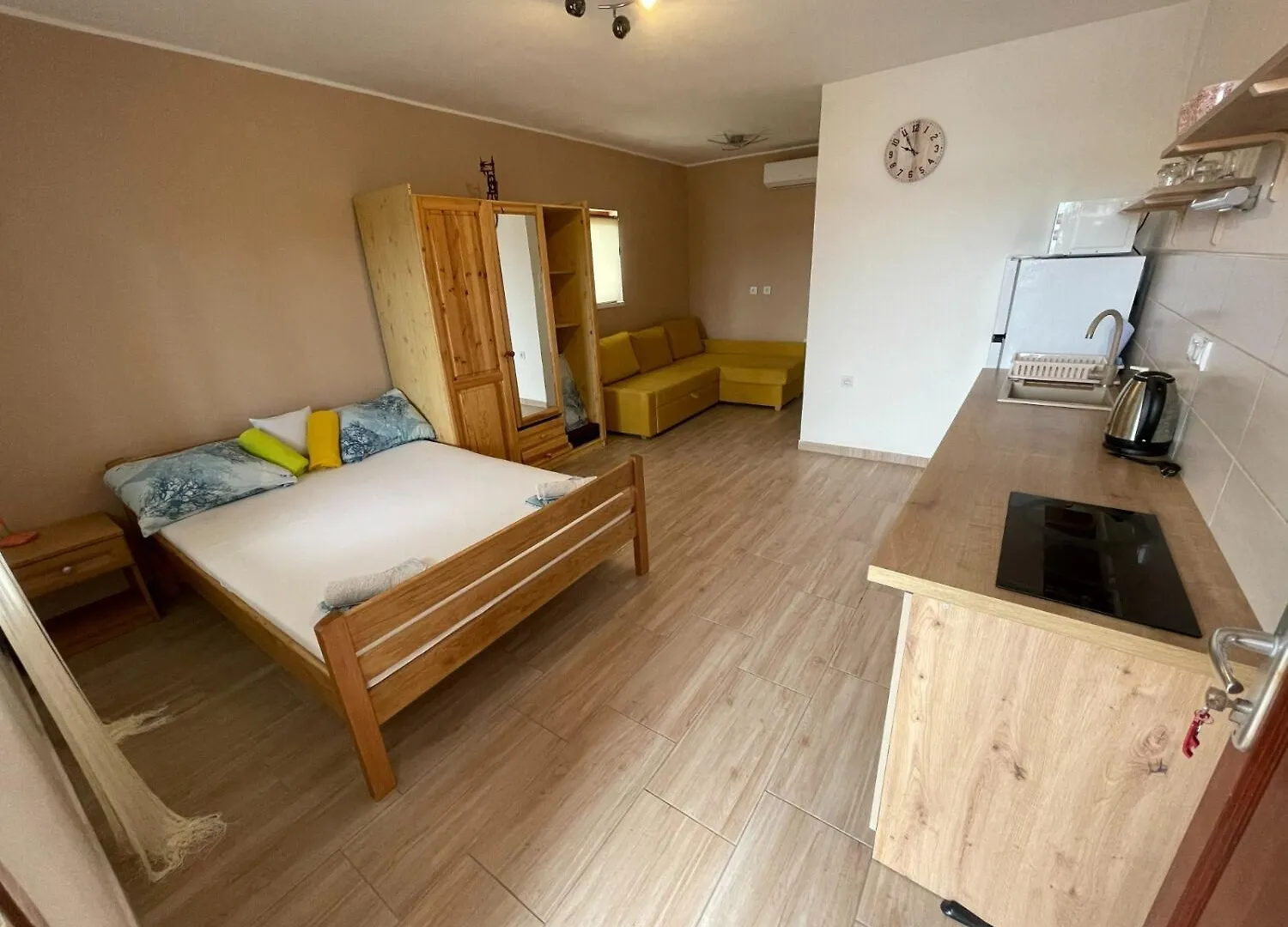 Apartments Jenny - 300M To The Beach Gornji Karin Croatia