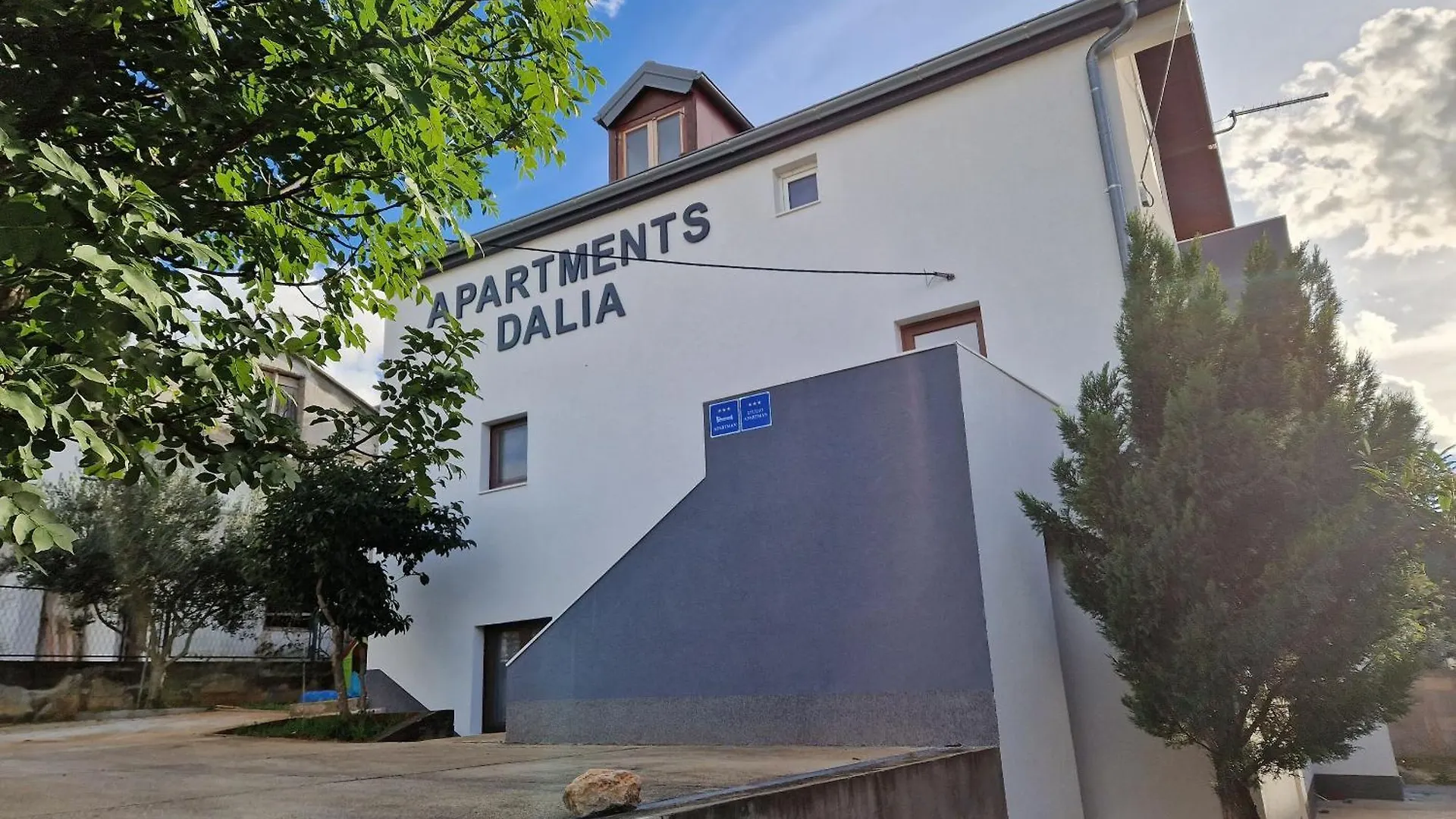 Apartments Jenny - 300M To The Beach Gornji Karin