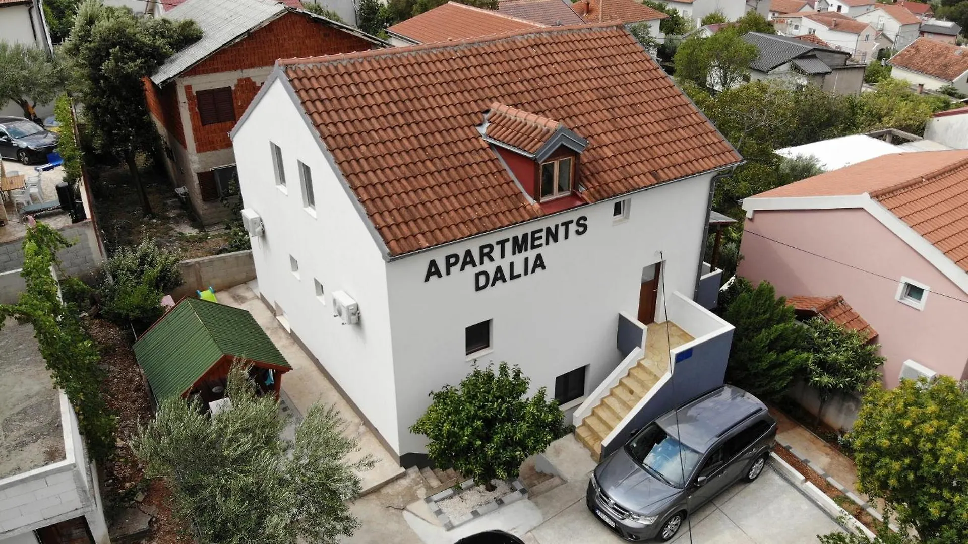 Apartments Jenny - 300M To The Beach Gornji Karin