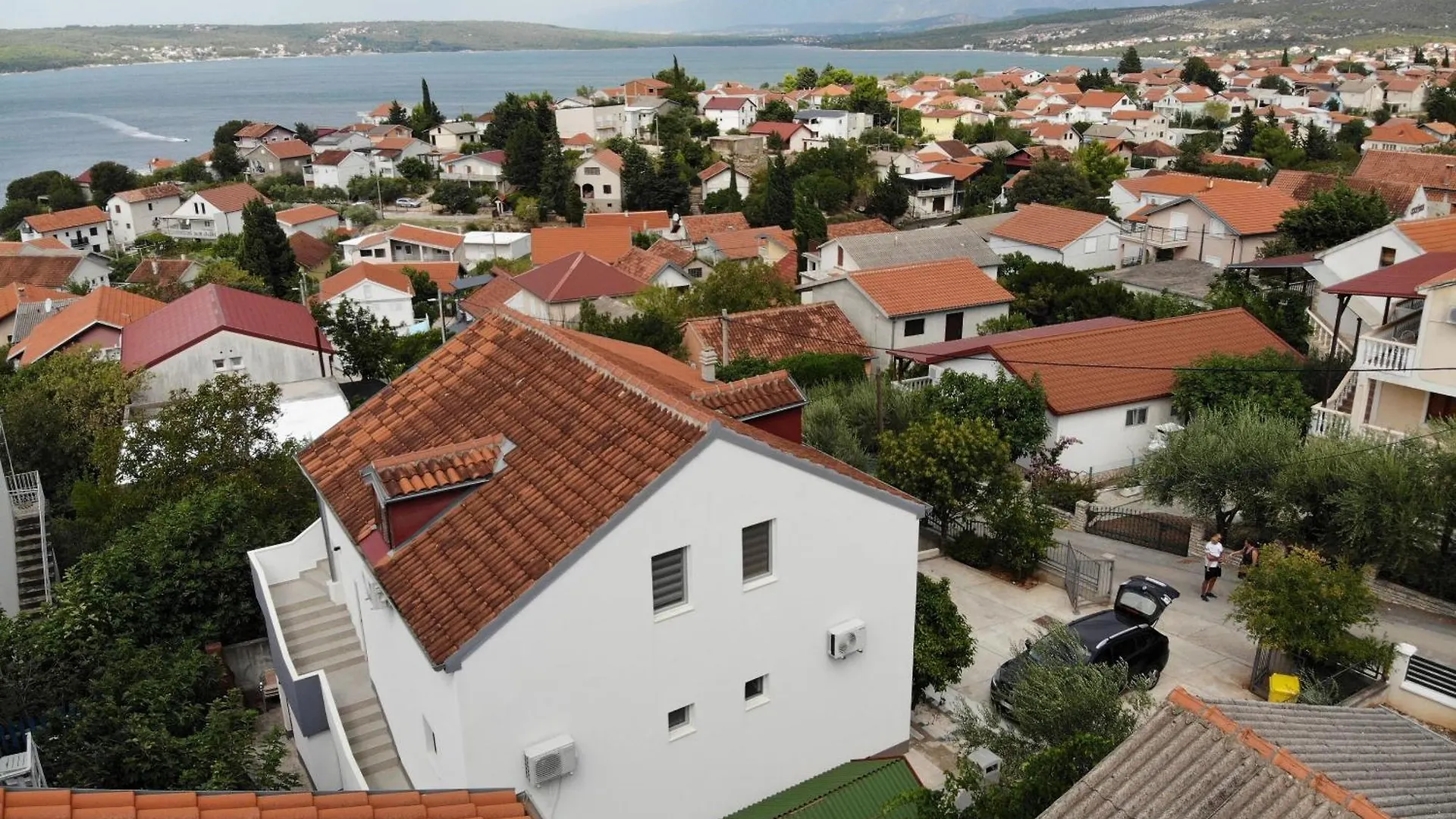 Apartments Jenny - 300M To The Beach Gornji Karin