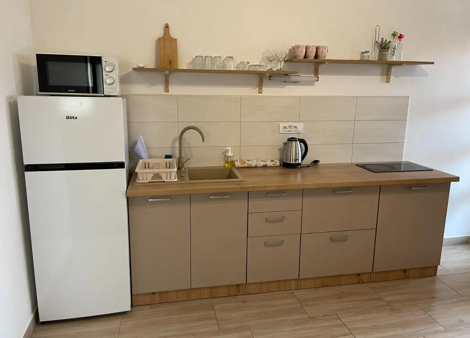 Apartments Jenny - 300M To The Beach Gornji Karin